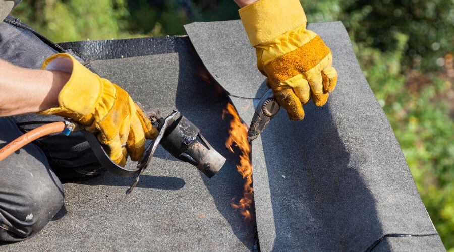 Professional gutter cleaning in Baileyton, AL